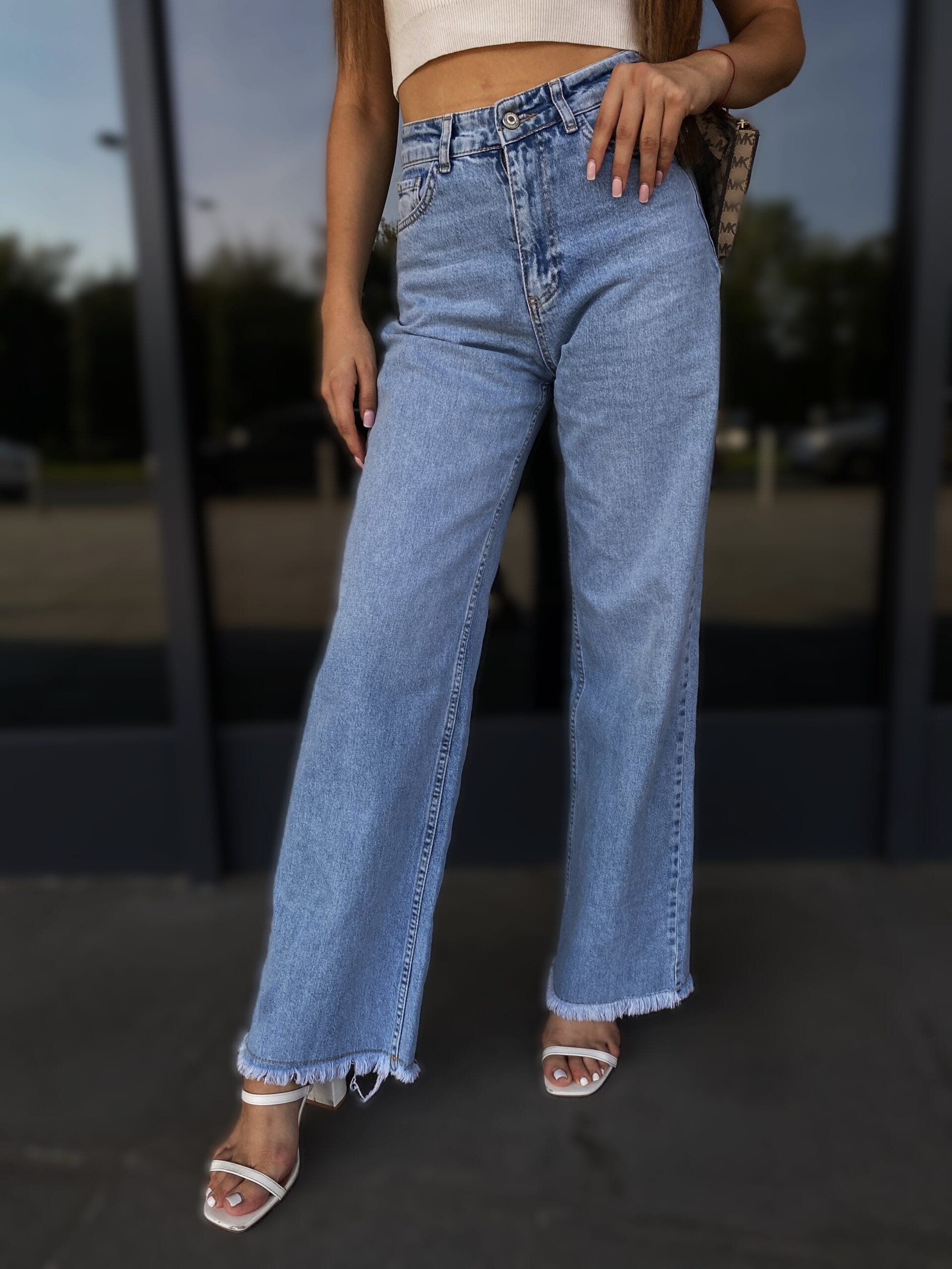 FLARE JEANS - jeansy wide leg - obrazek 3