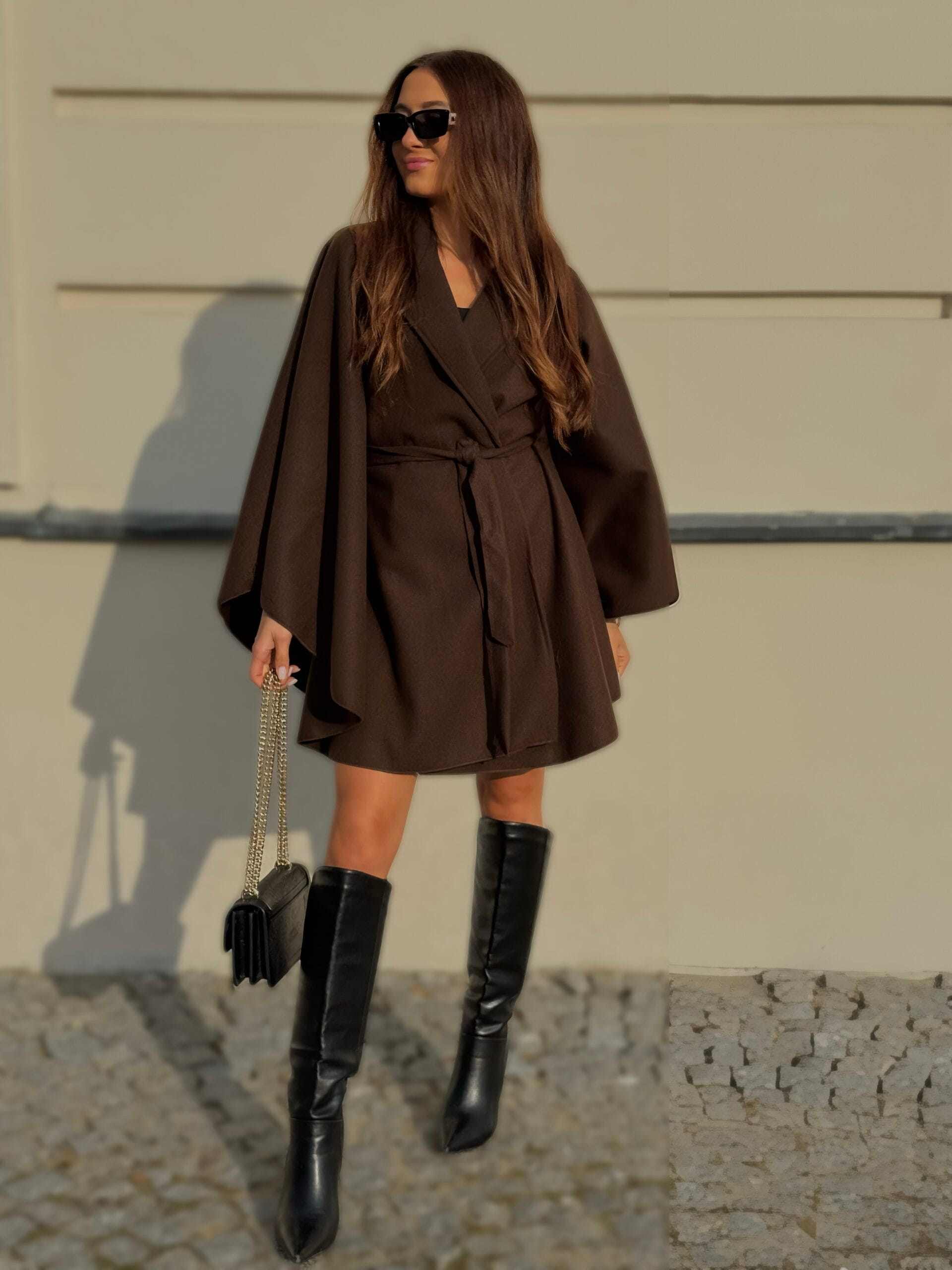 RUBY FALL CAPE - burgundowe ponczo z paskiem - obrazek 6